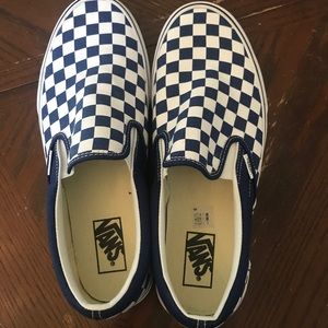 Men’s blue and white checkered vans